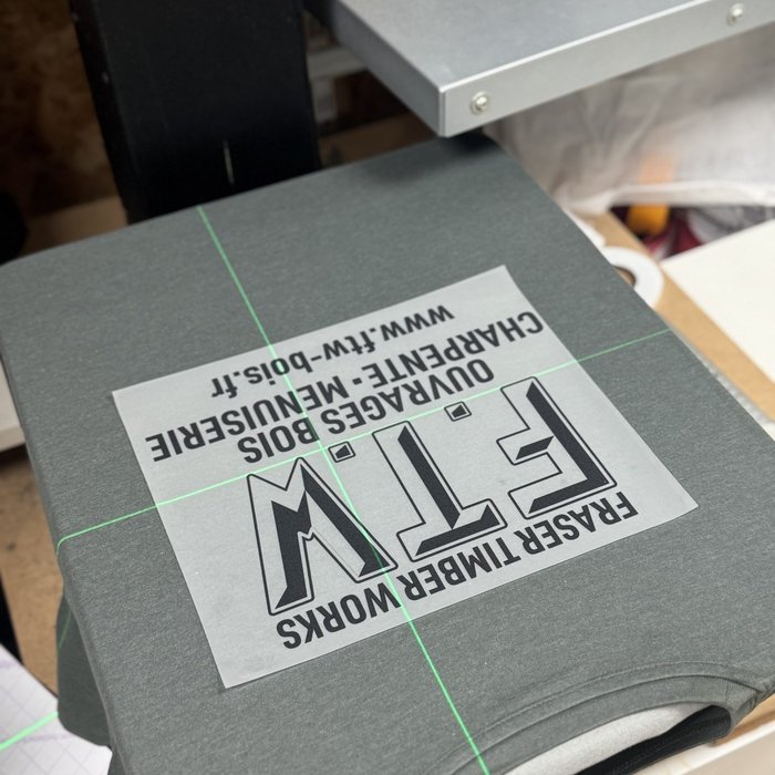 T-shirt floqué pour un artisan menuisier-charpentier