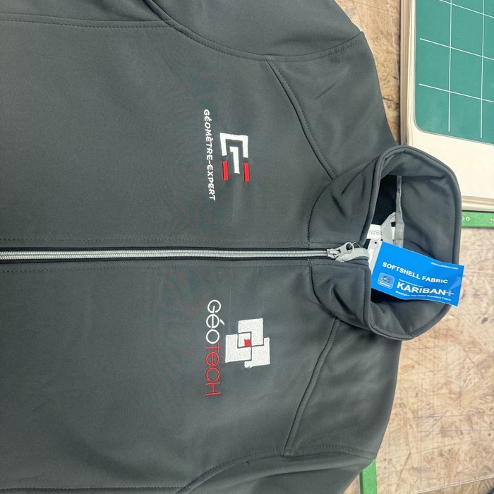 Softshell brodé pour un cabinet de géomètre-expert